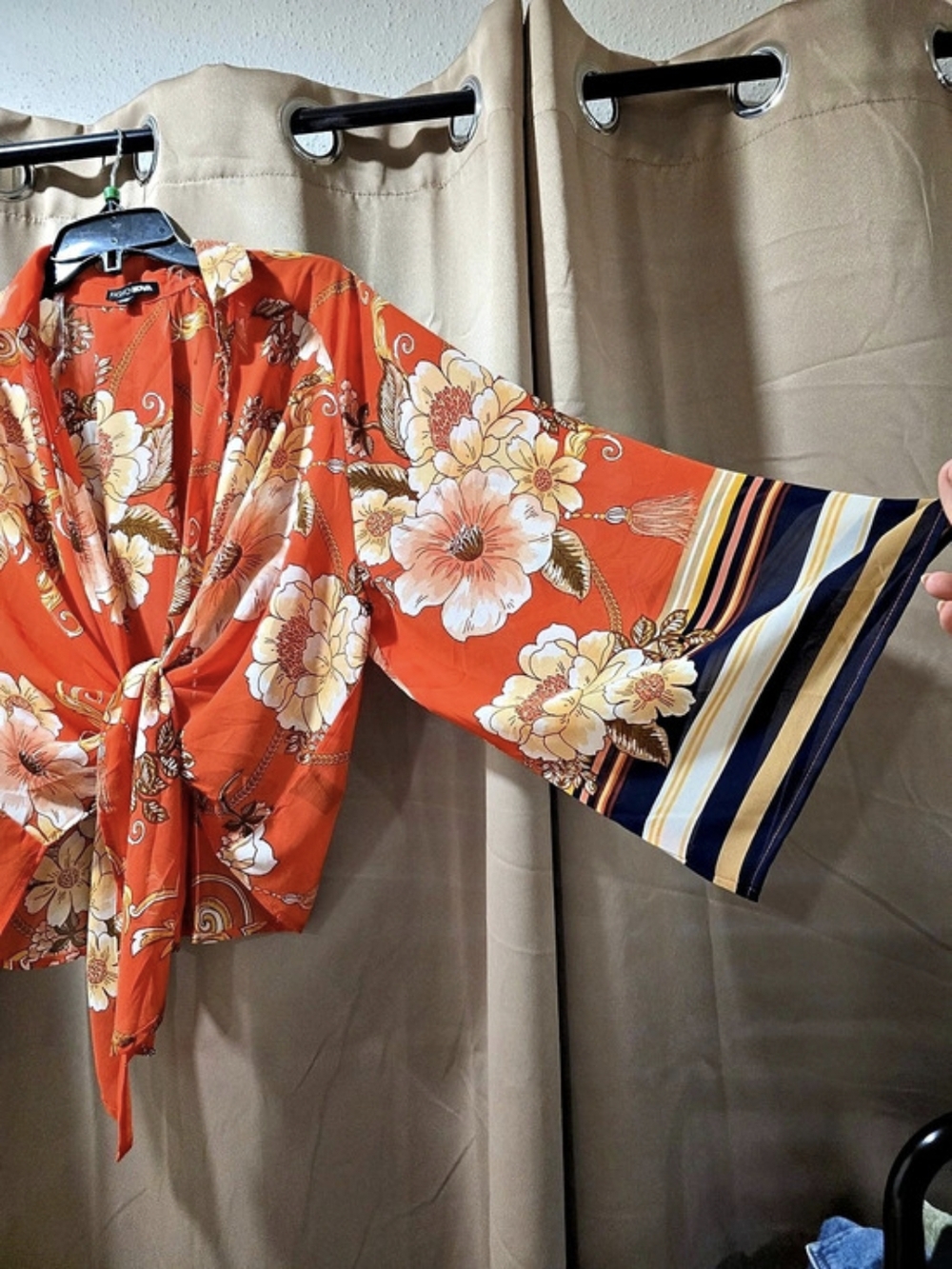 Fashion Nova Floral Tie-Front Blouse in Orange & Blue Size Medium - Picture 5 of 6